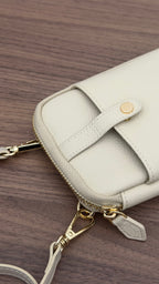 The Essential Wallet on Chain ivory