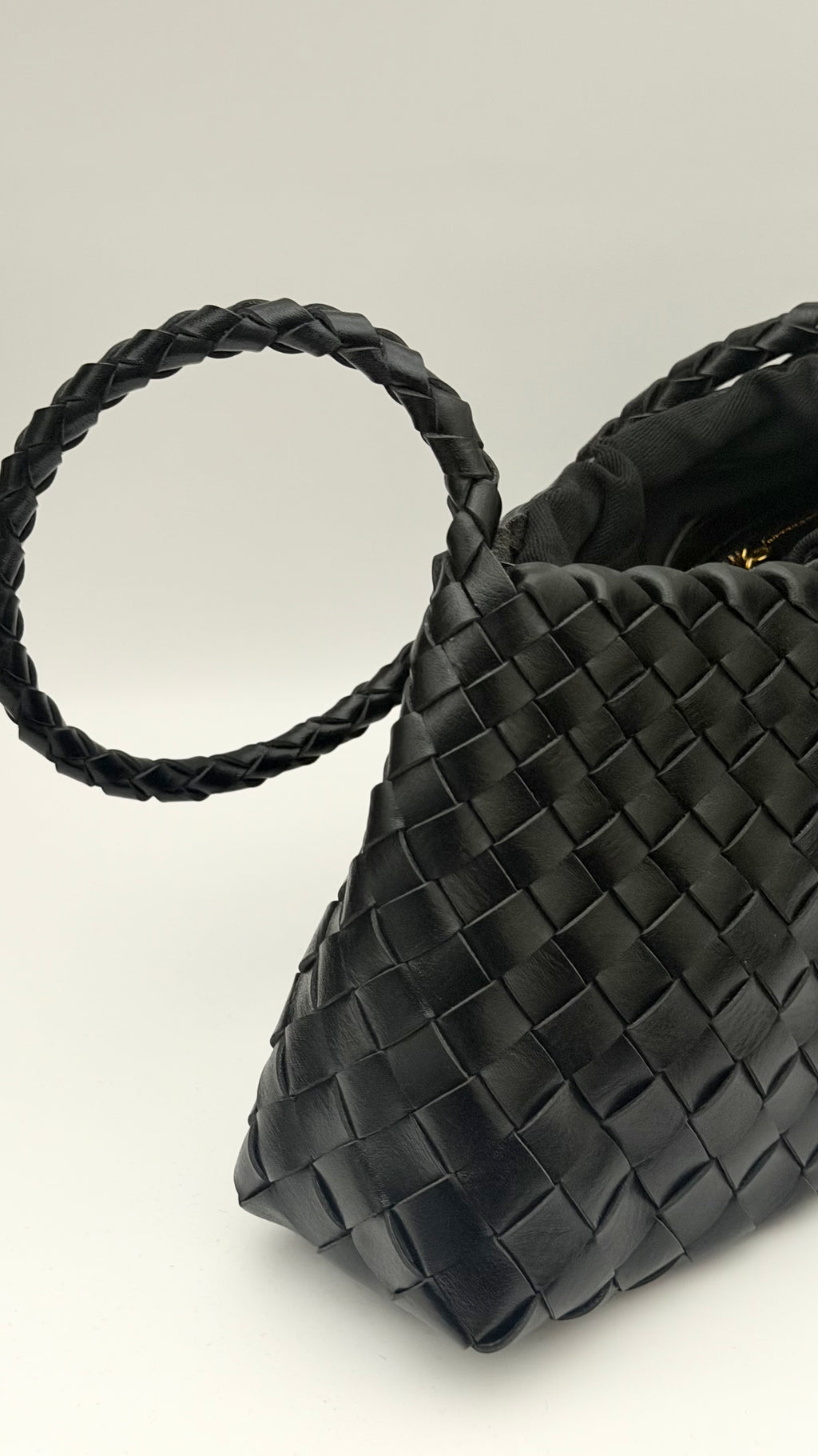 The Weave Classic Black