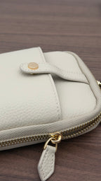 The Essential Wallet on Chain ivory