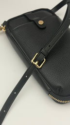 The Essential Wallet on Chain Black