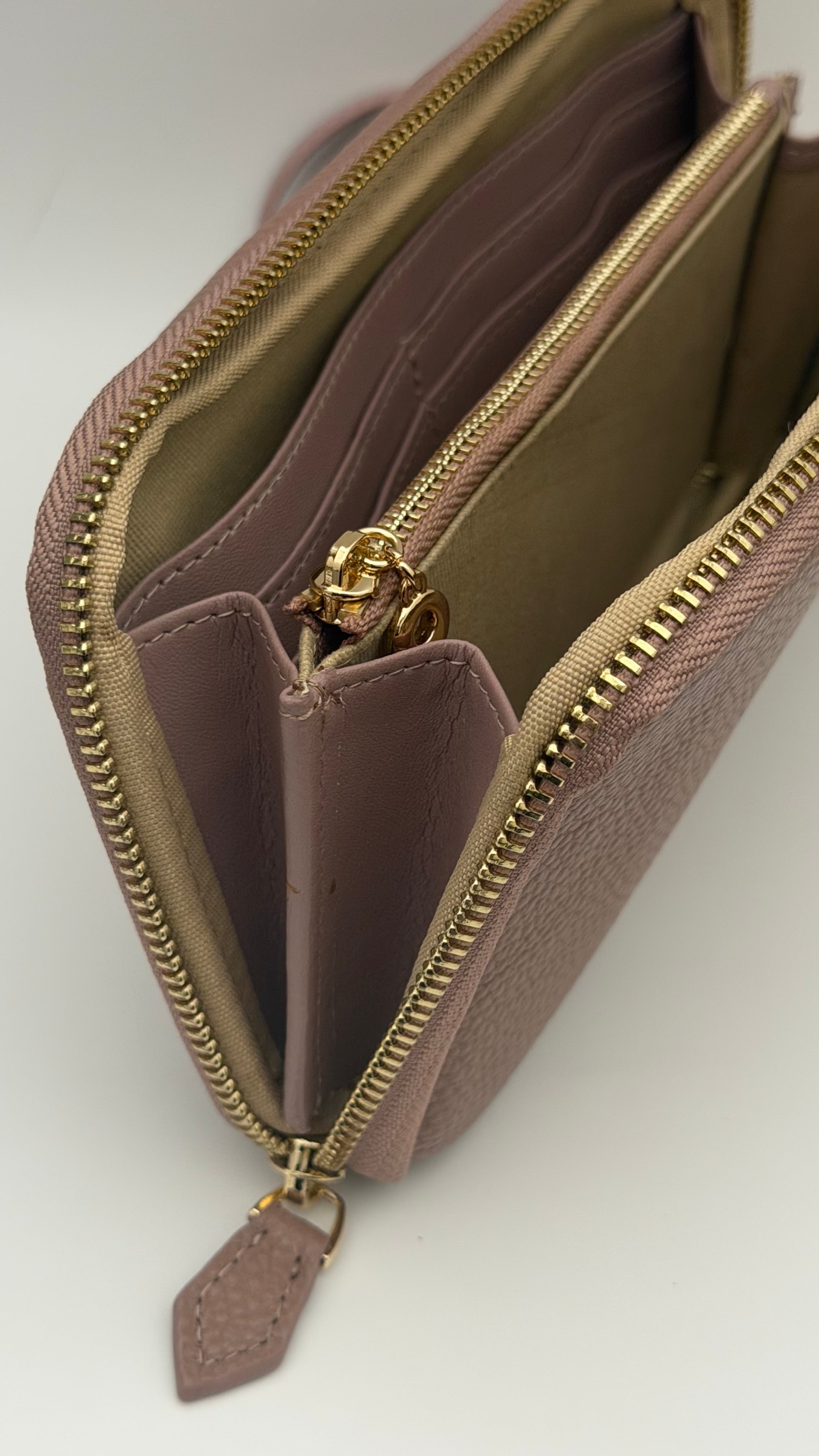 The Essential Wallet on Chain Dusty Pink
