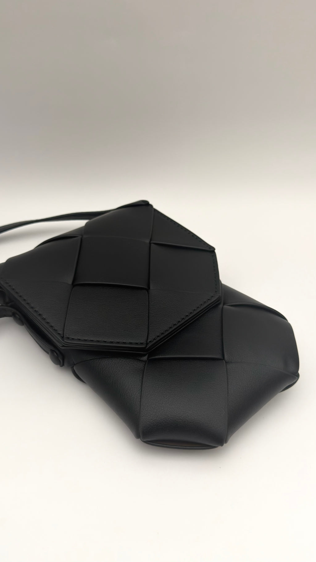 Seren Flap Phone Pouch Black x Taupe