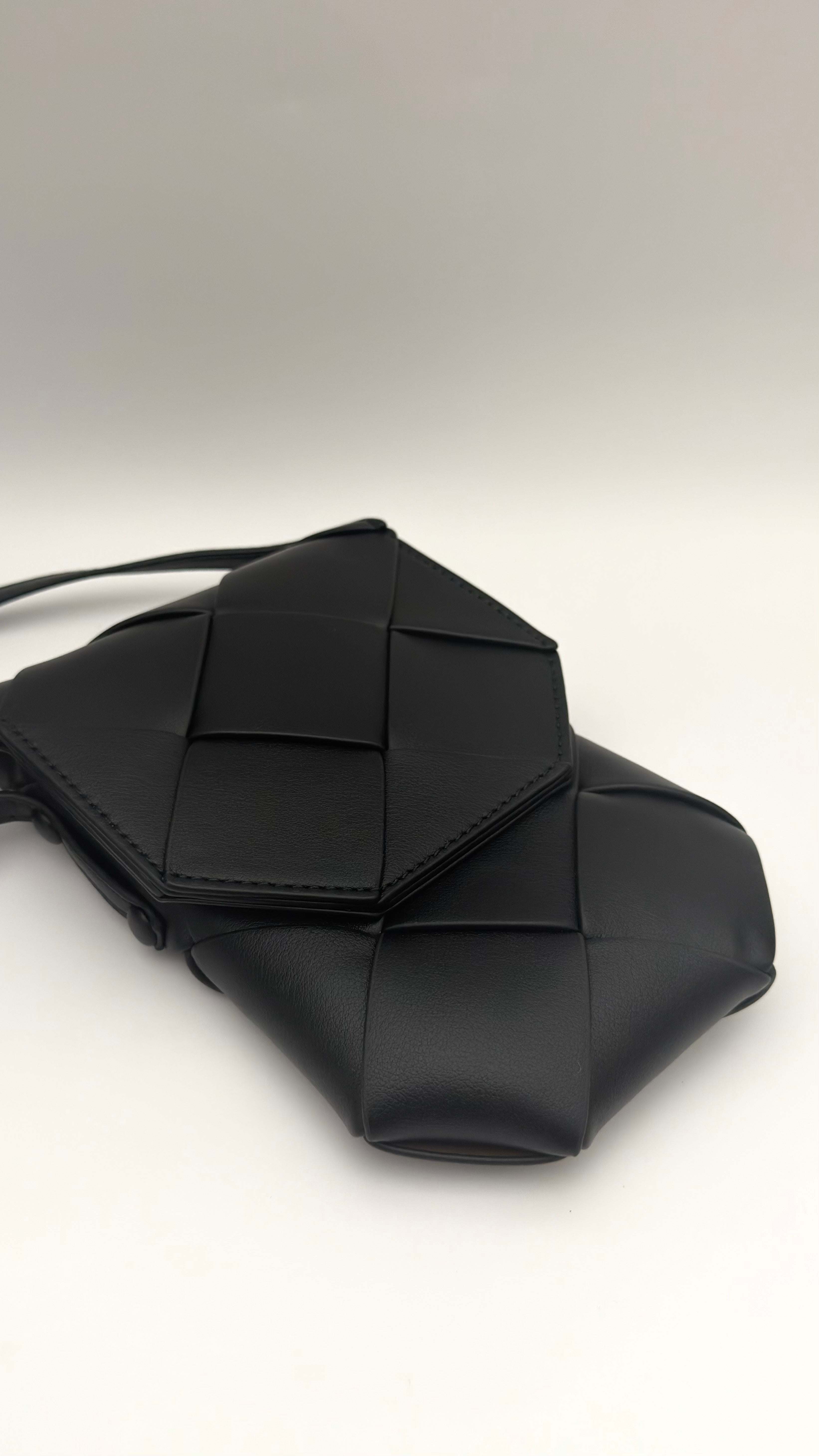 Seren Flap Phone Pouch Black x Taupe
