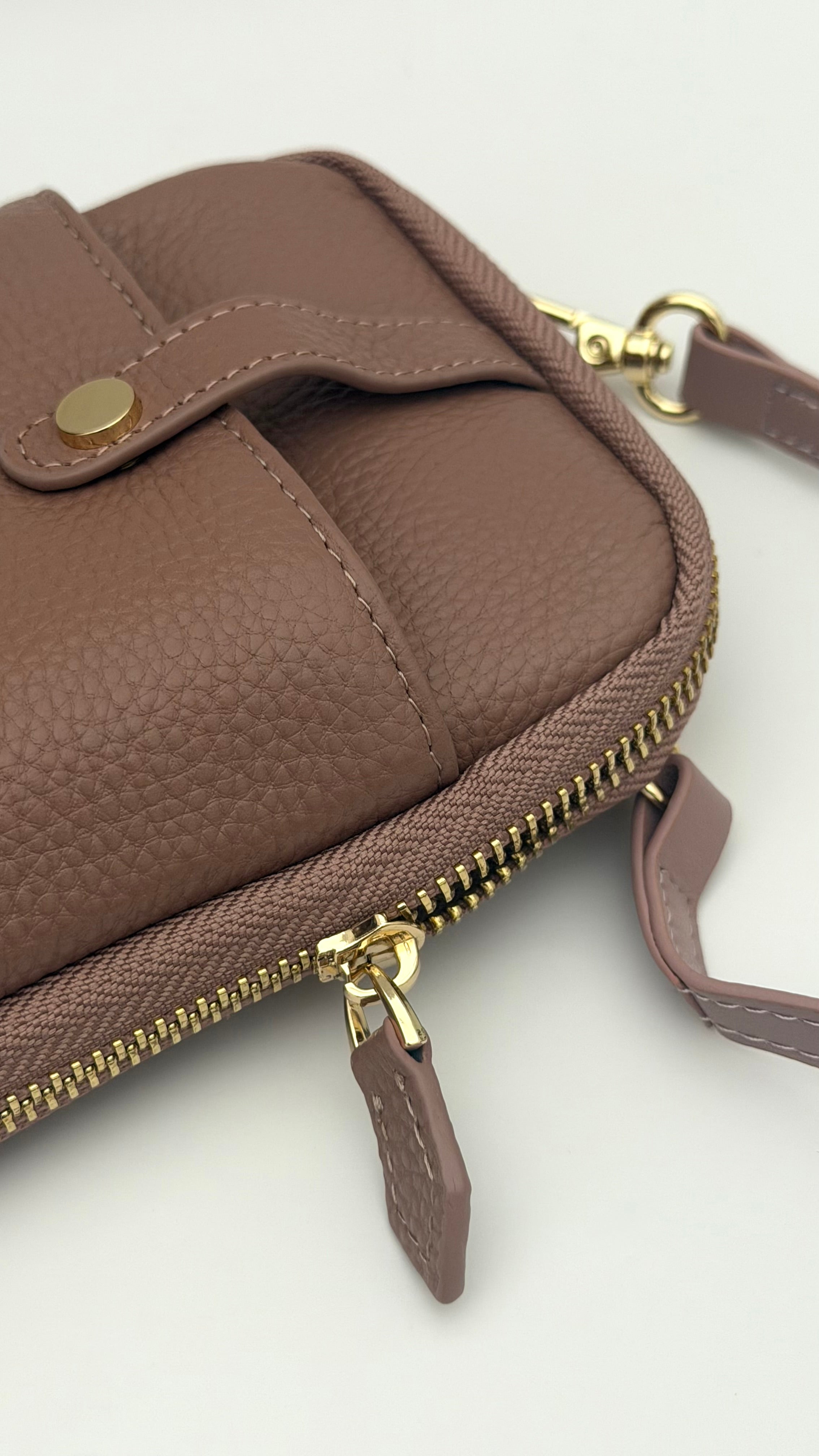 The Essential Wallet on Chain Dusty Pink