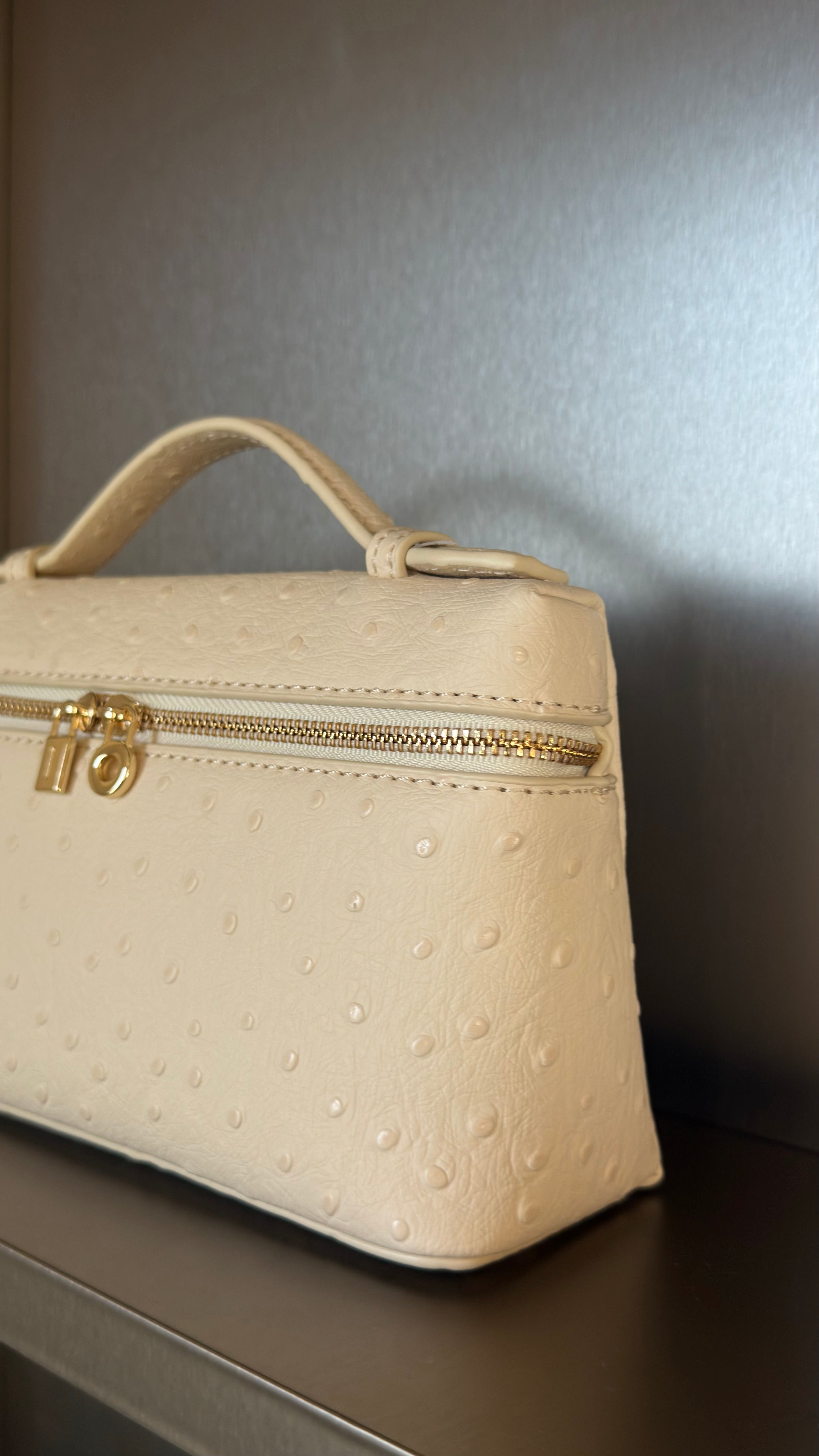 Aloura Ostrich ivory