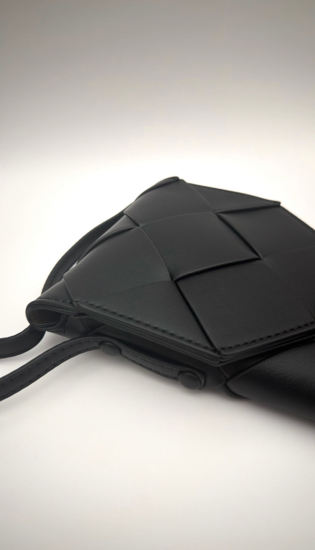 Seren Flap Phone Pouch Black x Taupe