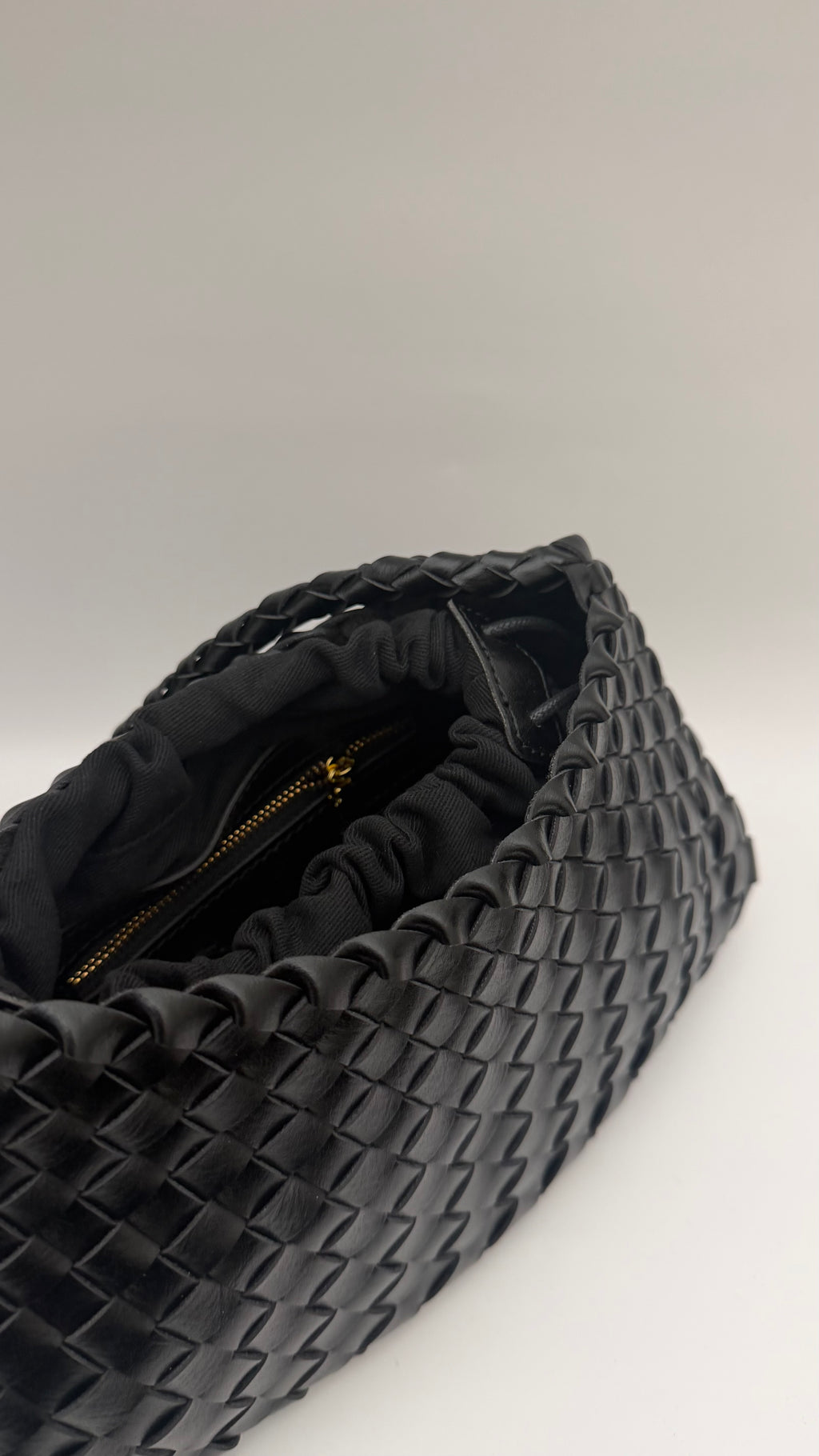 The Weave Classic Black