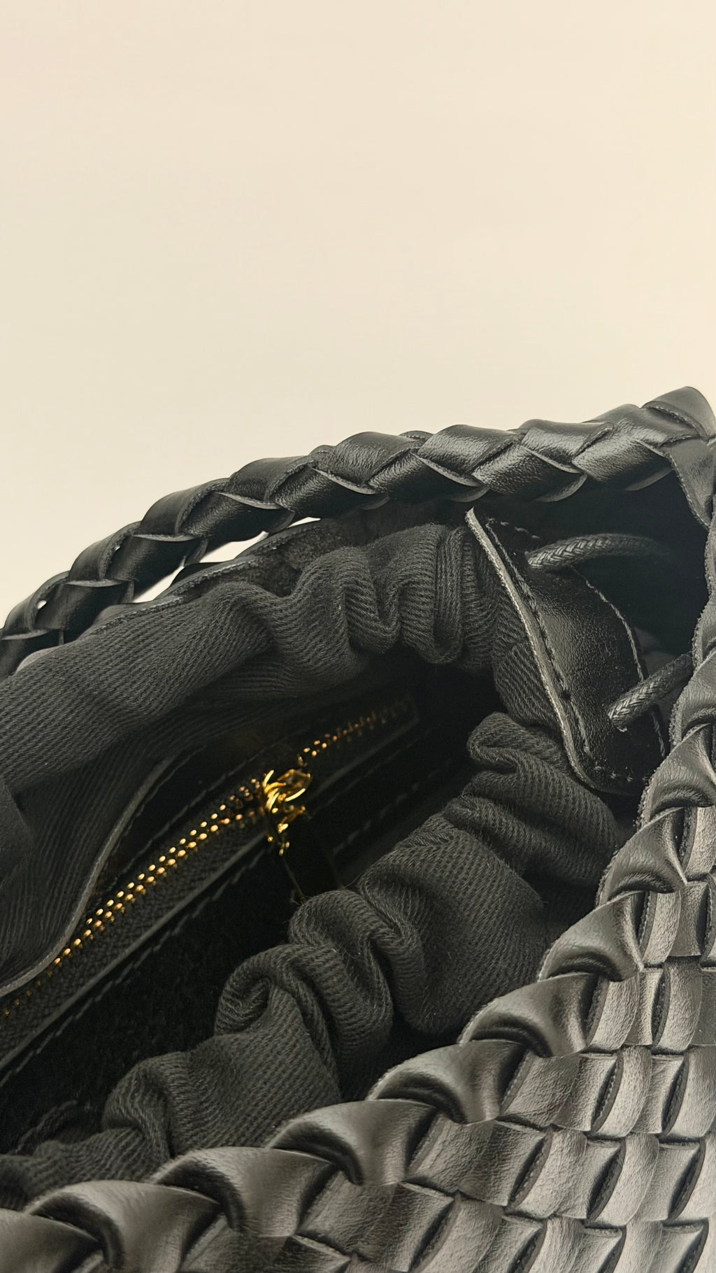 The Weave Classic Black