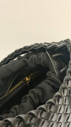 The Weave Classic Black