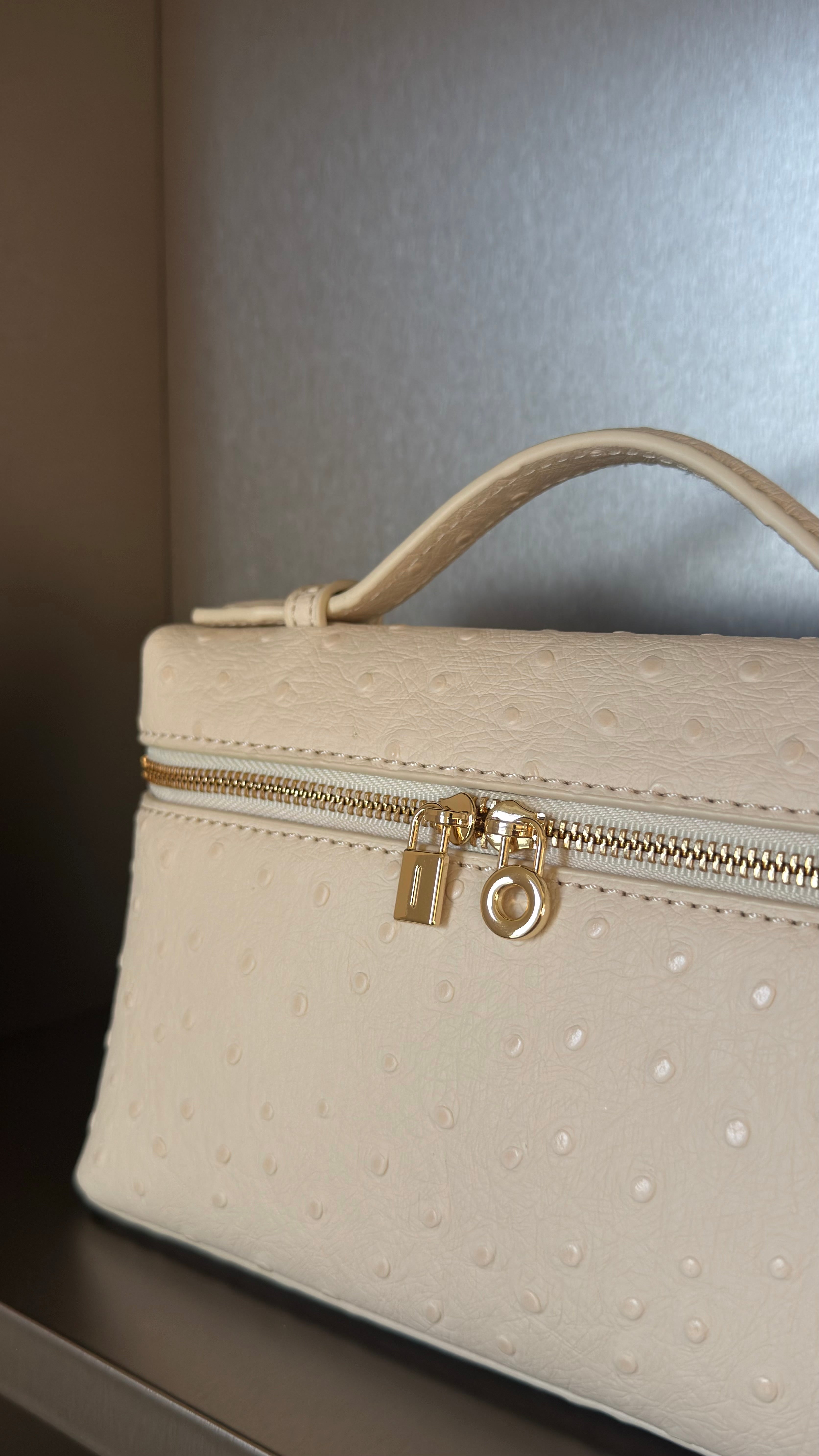 Aloura Ostrich ivory