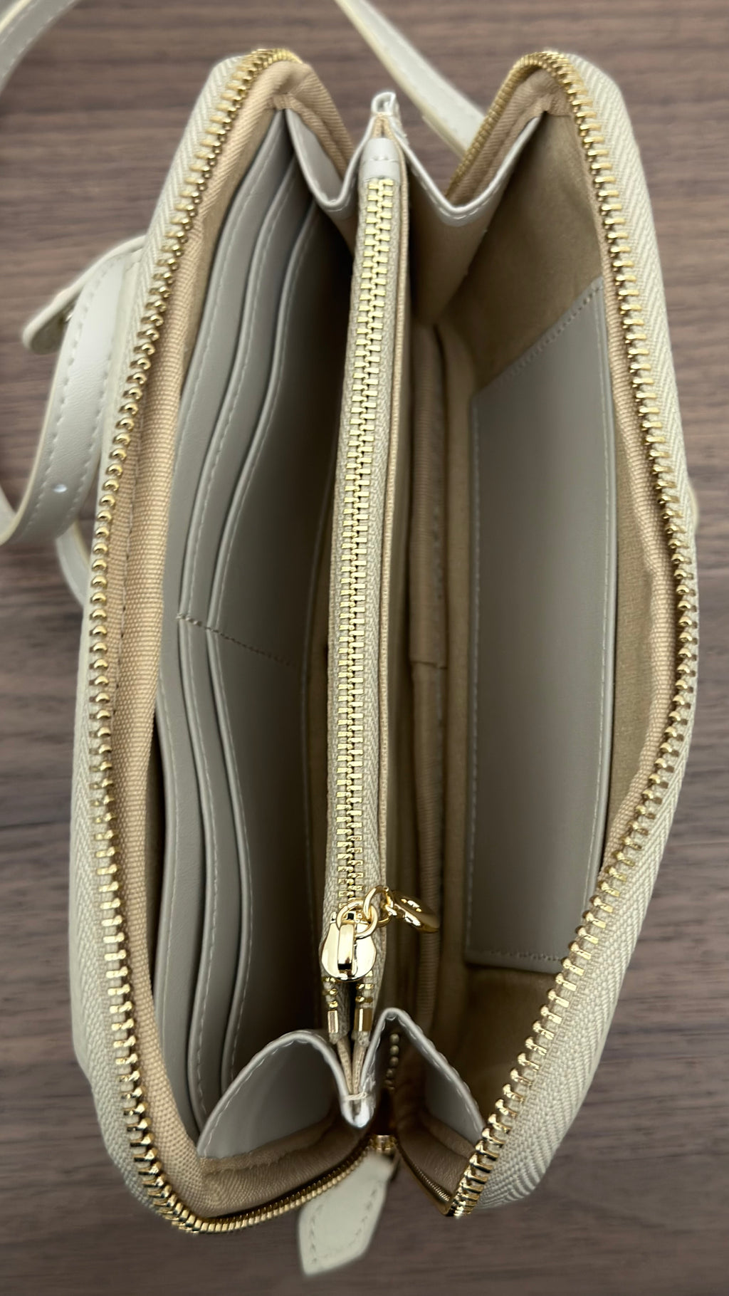 The Essential Wallet on Chain ivory