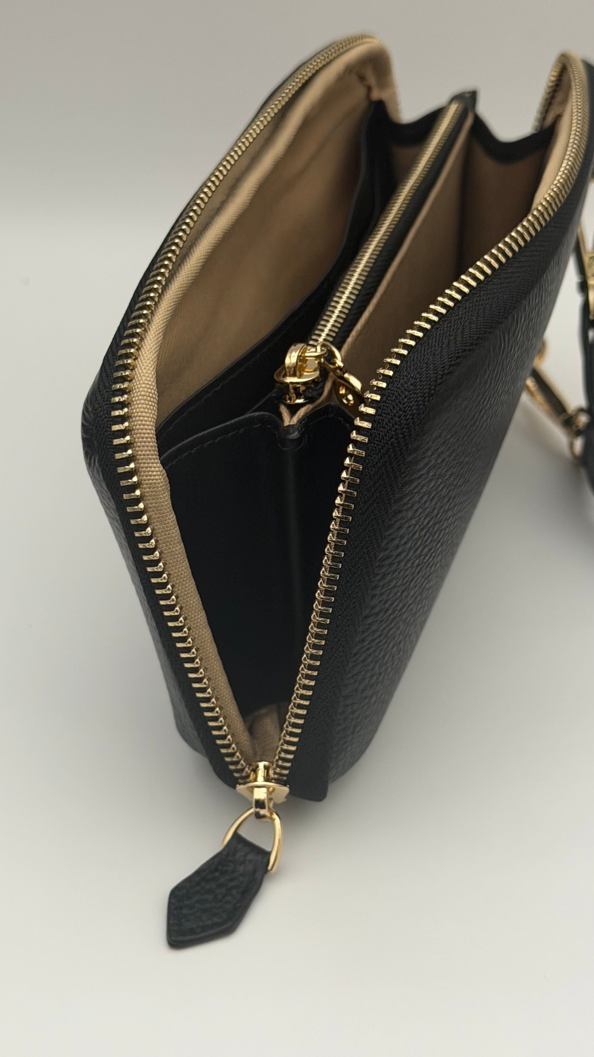 The Essential Wallet on Chain Black