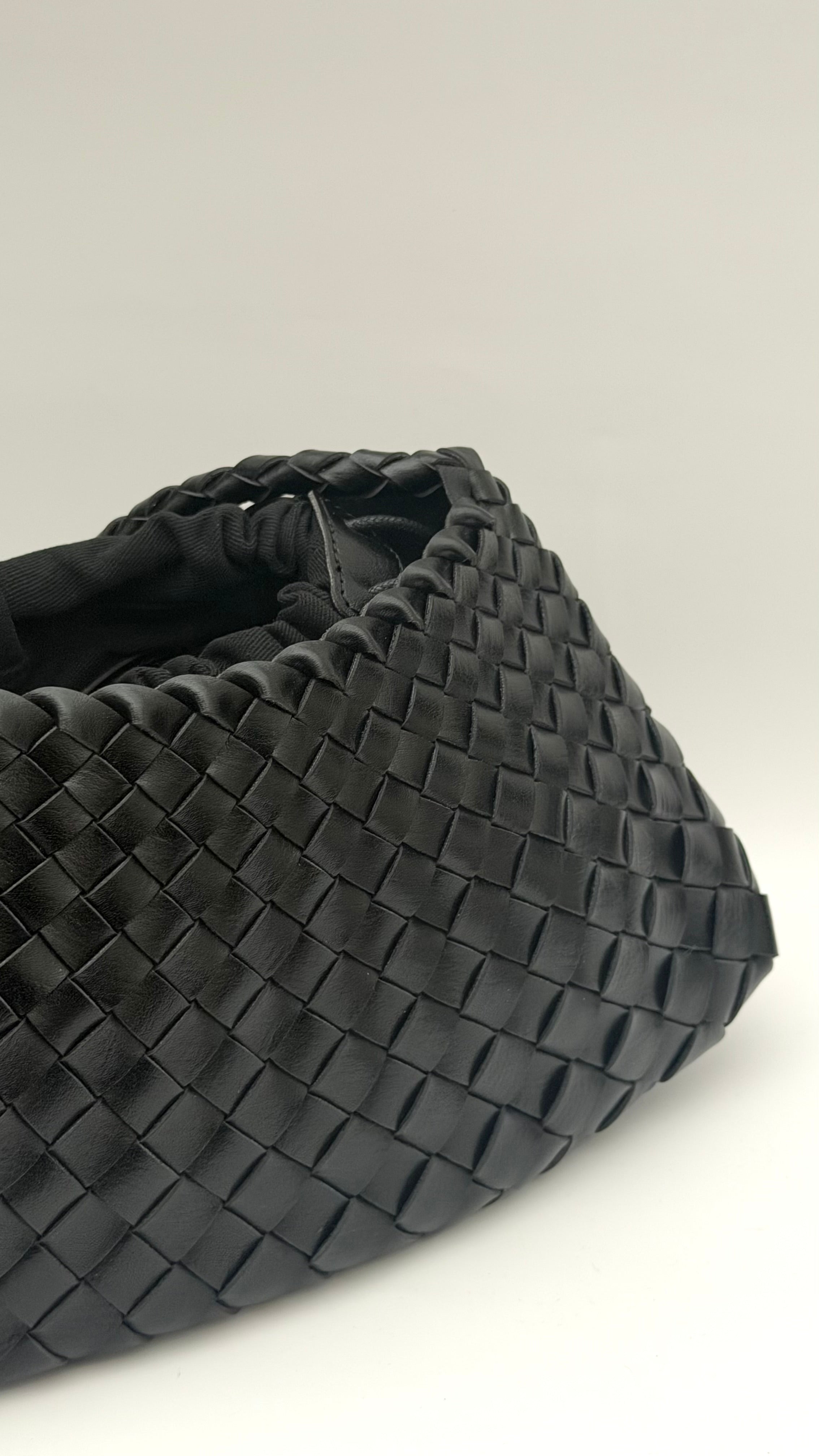 The Weave Classic Black