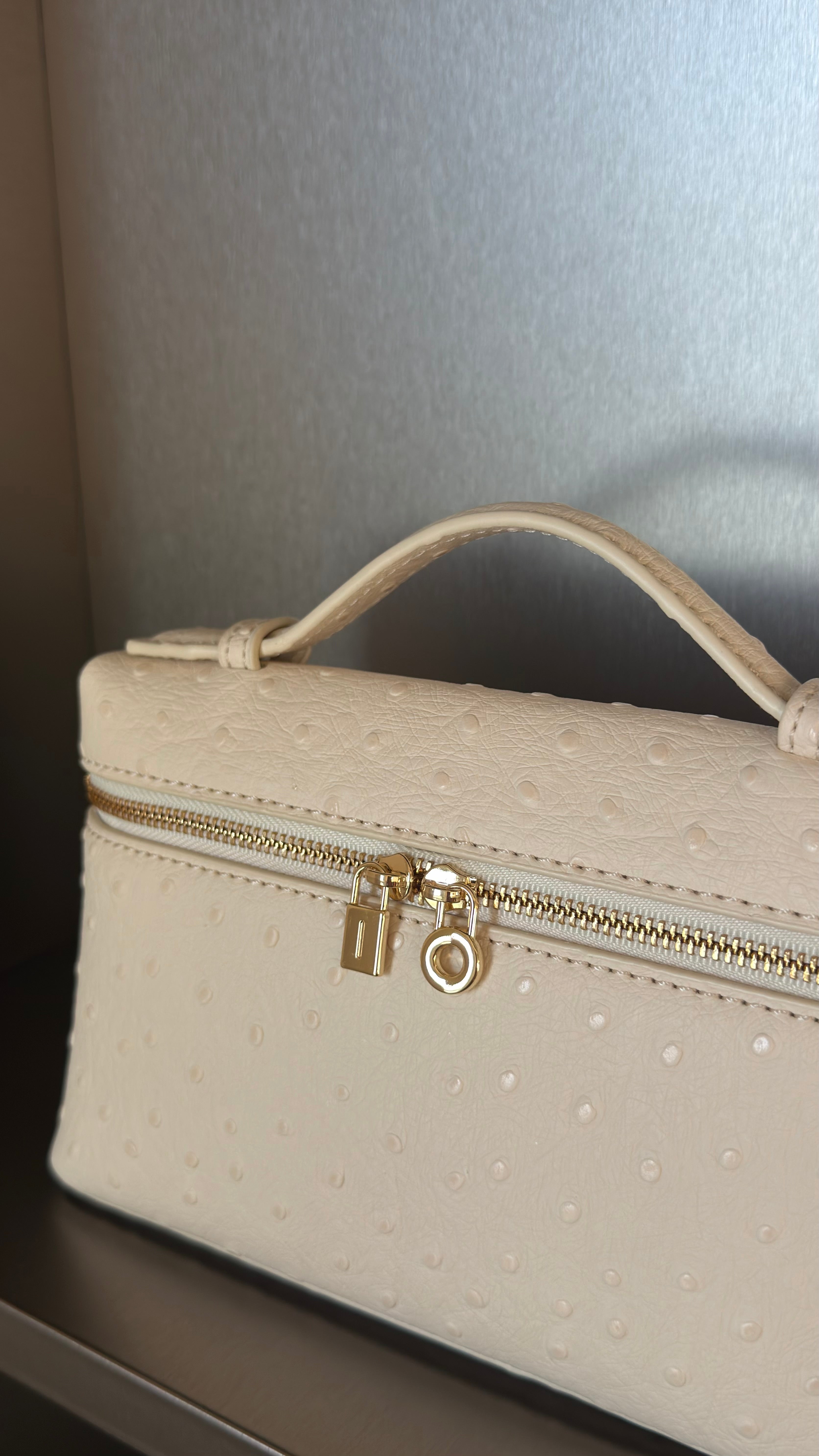 Aloura Ostrich ivory