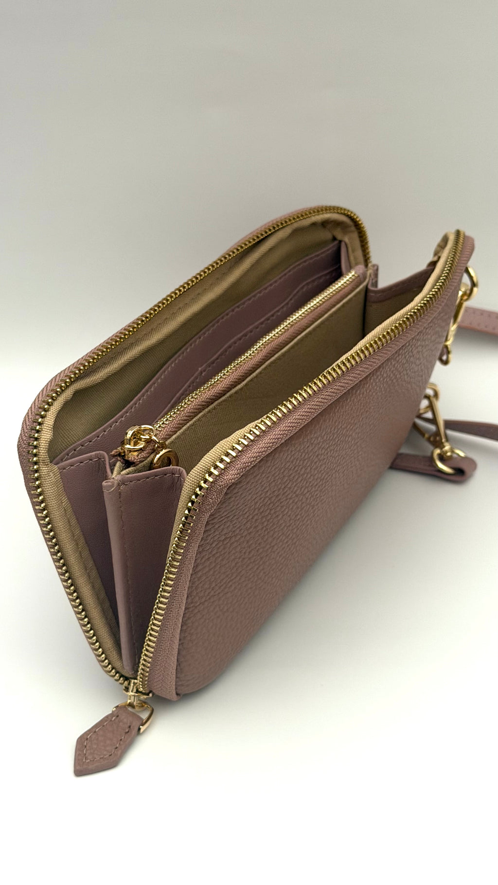 The Essential Wallet on Chain Dusty Pink