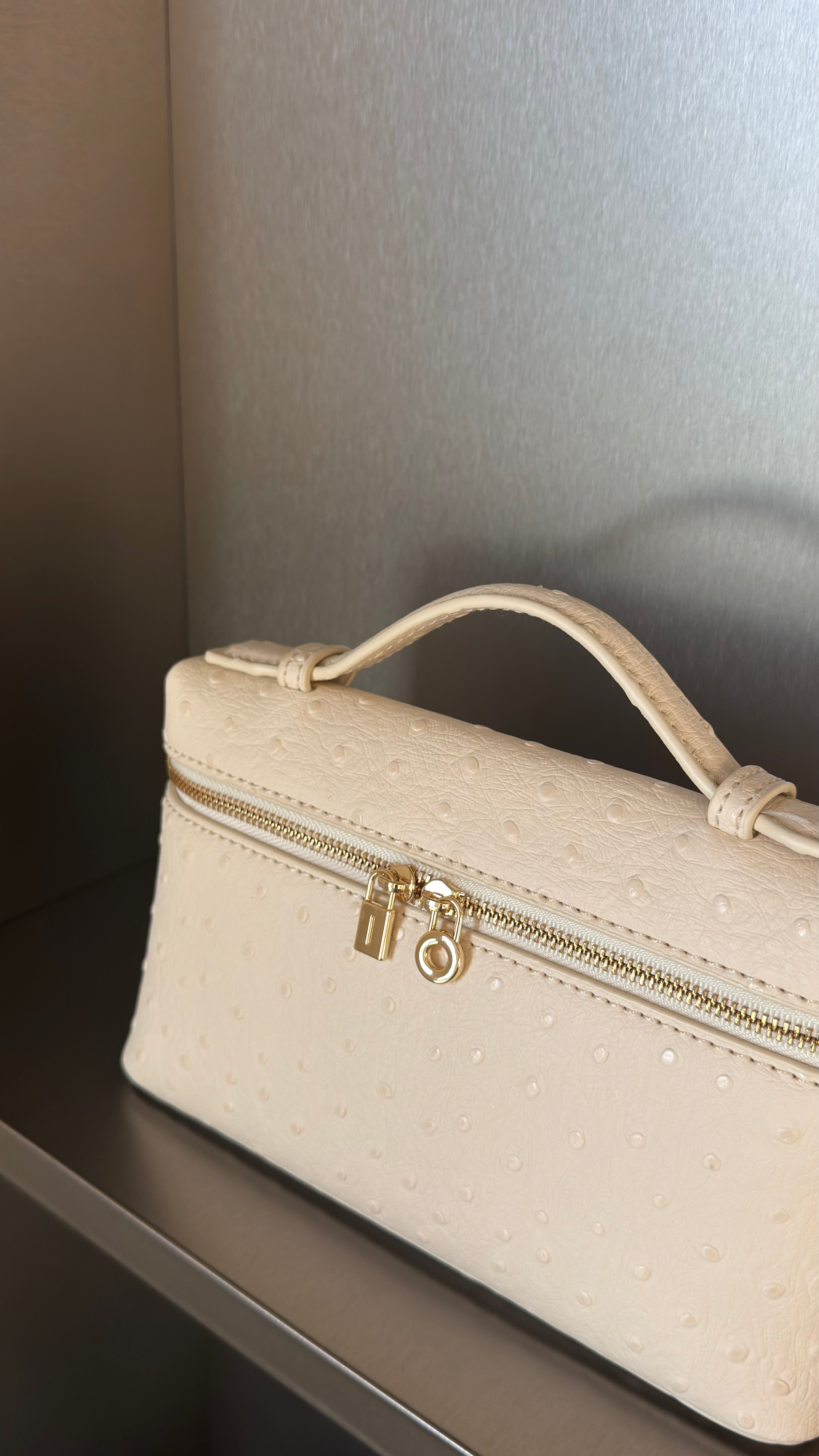 Aloura Ostrich ivory