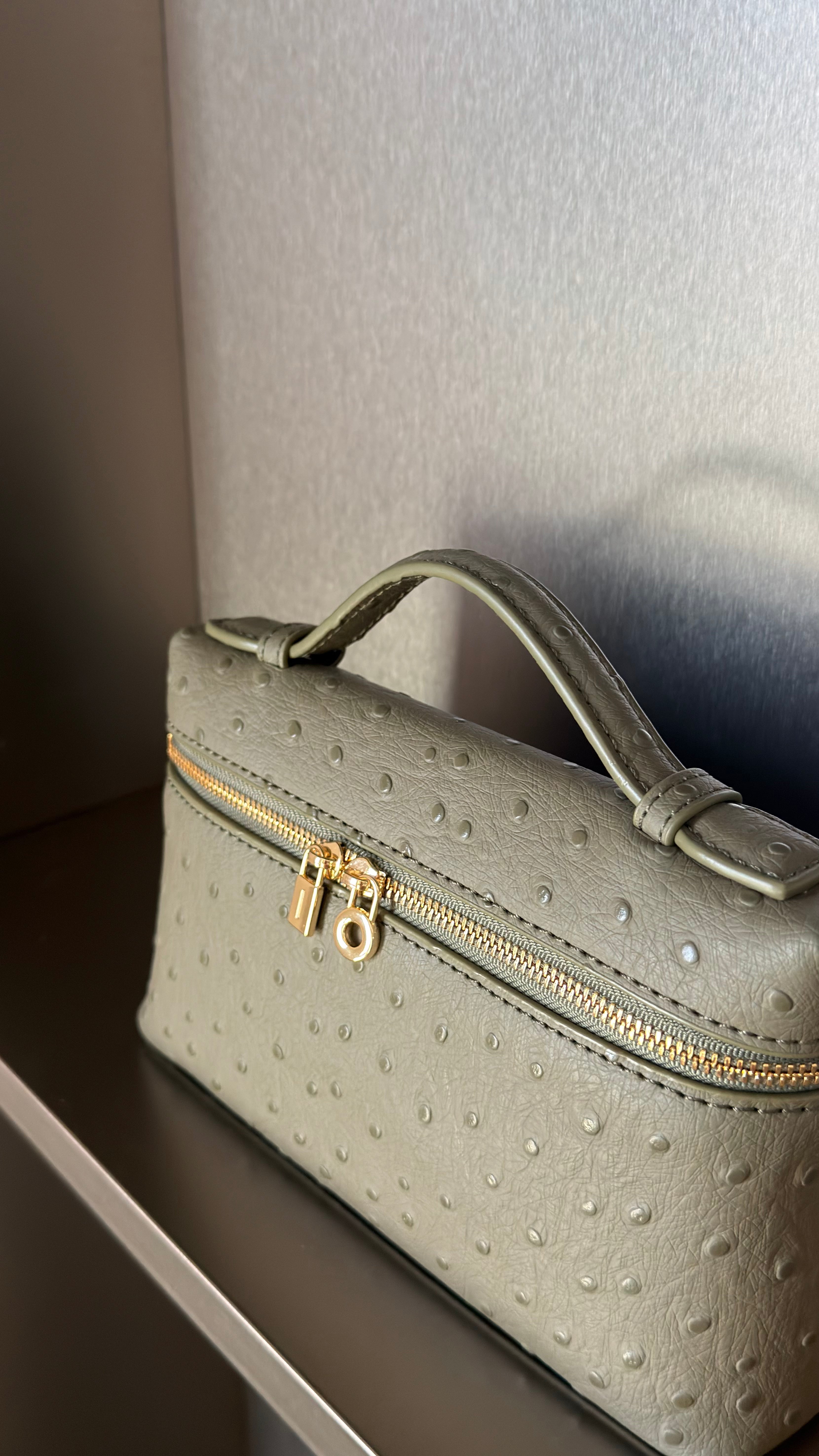 Aloura Ostrich Olive