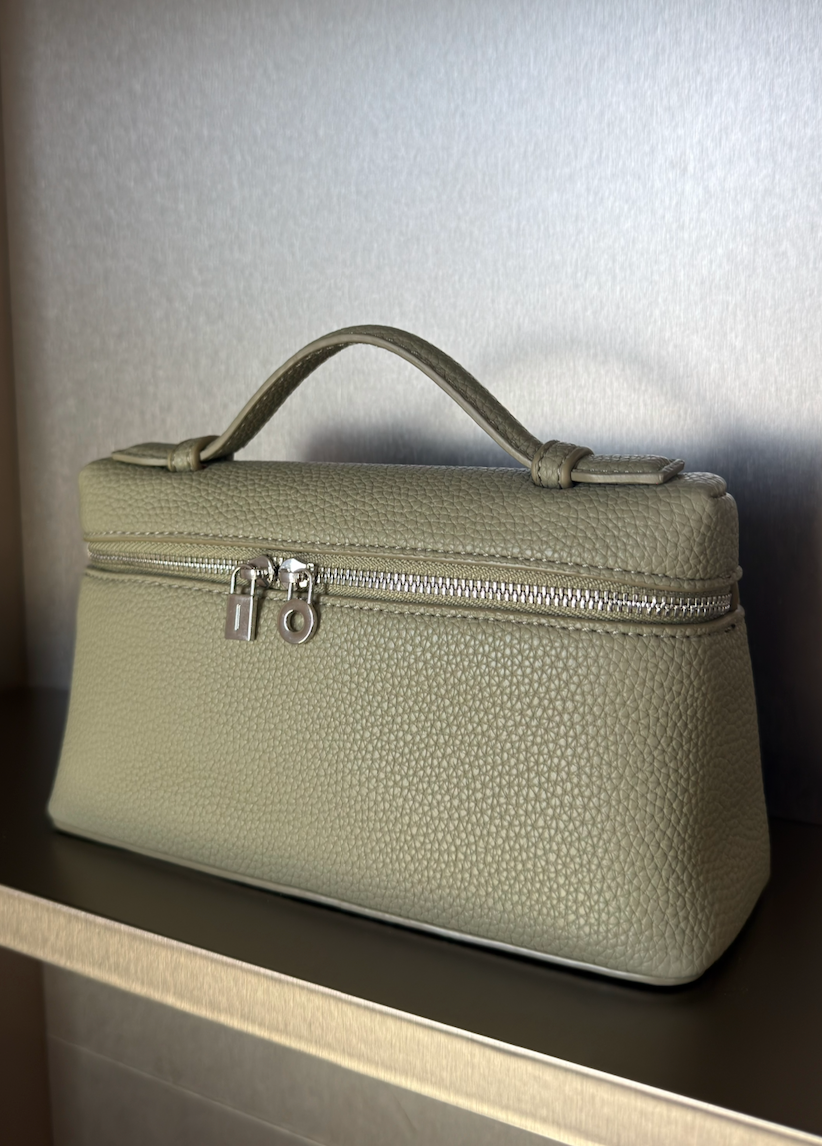 Aloura Sage green