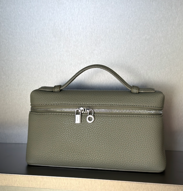 Aloura Sage green