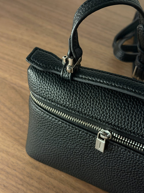 Aloura Classic Black