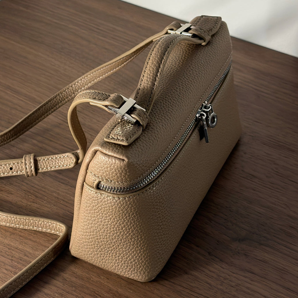 Aloura Light Taupe